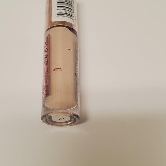 Revolution Stick Base Foundation🌴 - Picture 4 of 5